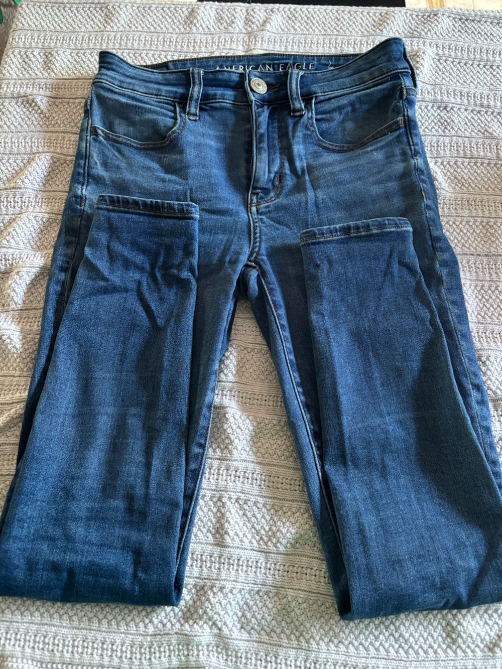 American Eagle- Medium Wash, hi-rise jegging